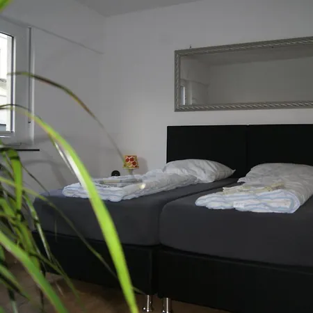 Fraeulein Frenz * ボレンドルフ